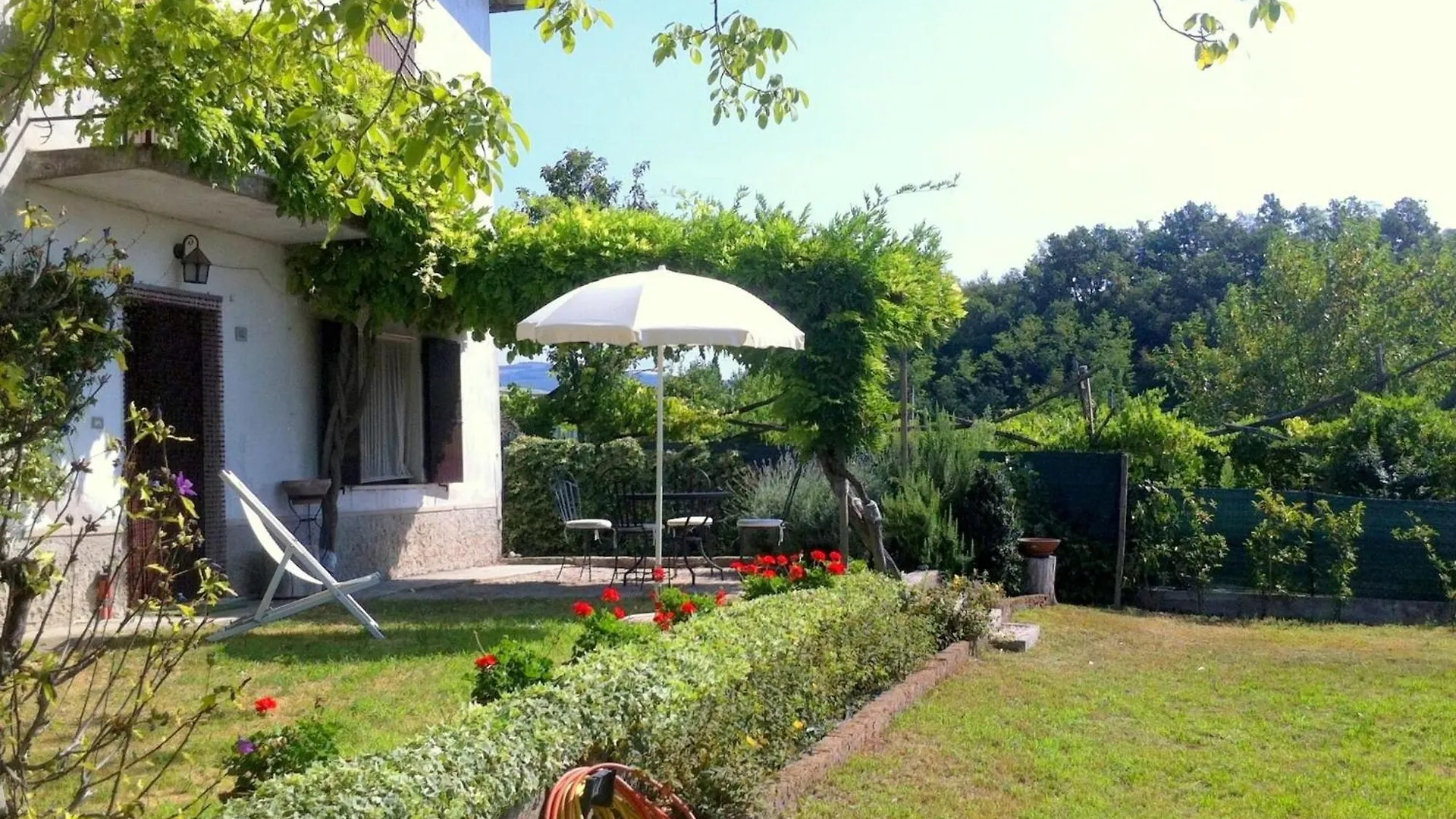 Chalet With Garden, Terrace And Barbecue Пастренго Италия